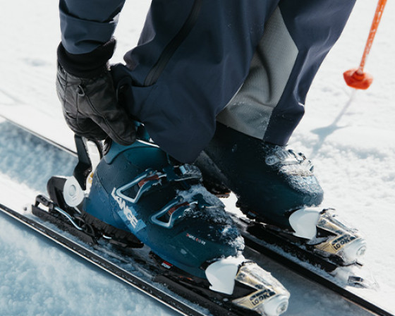 Buty-snowboardowe-z-wiazaniami