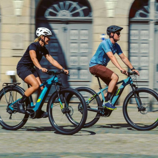 Jaki strój na rower MTB wybrać? Propozycje męskie i damskie.